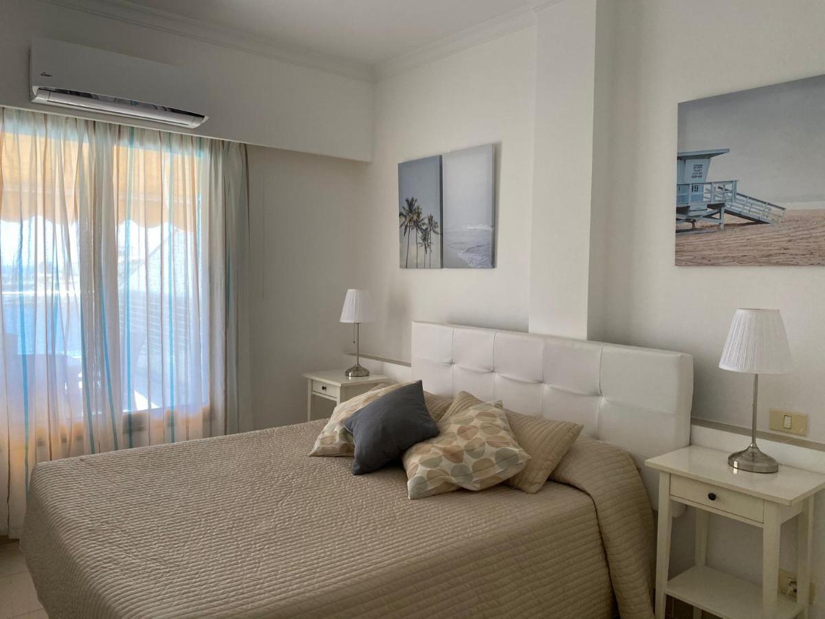 Billy'S Beachfront Apartment With Pool Access Пуэрто-де-Моган Экстерьер фото